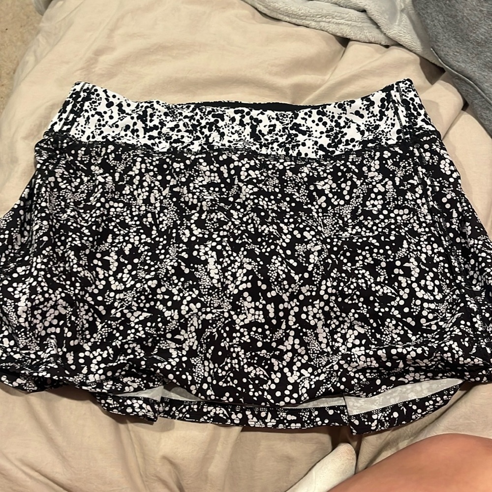 Amazing condition lululemon skirt
